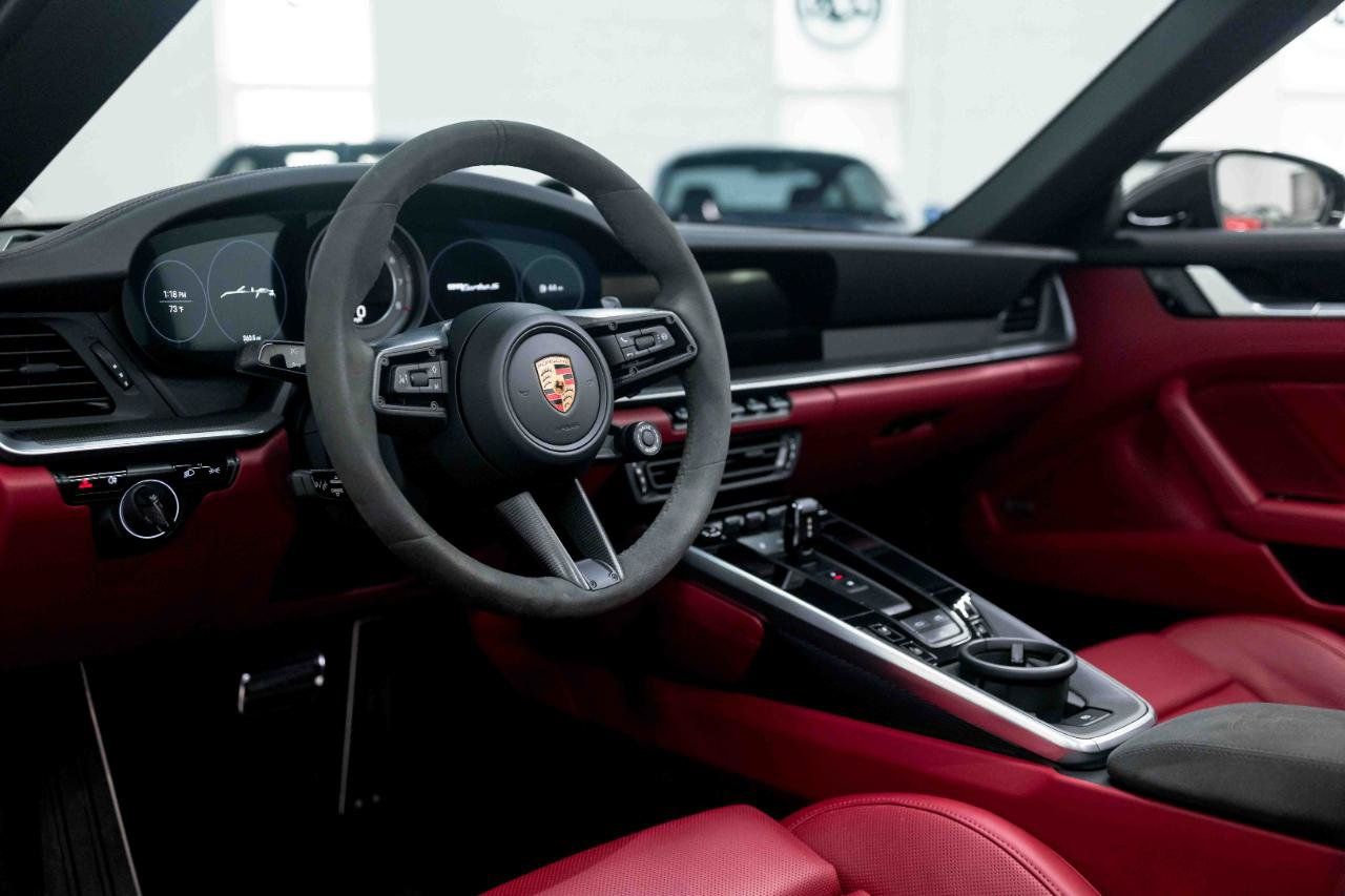 Used 2021 Porsche 911 4 Cabriolet AWD/4WD image 2