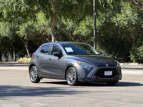 Used 2020 Toyota Yaris LE FWD image 7