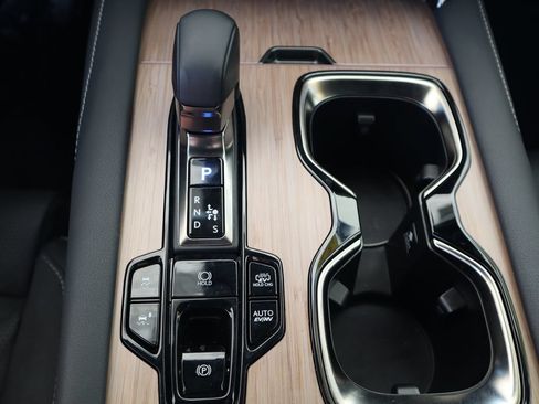 Used 2024 Lexus RX 450h AWD w/ Luxury Package image 27