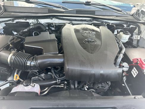 Used 2023 Toyota Tacoma SR AWD/4WD image 34