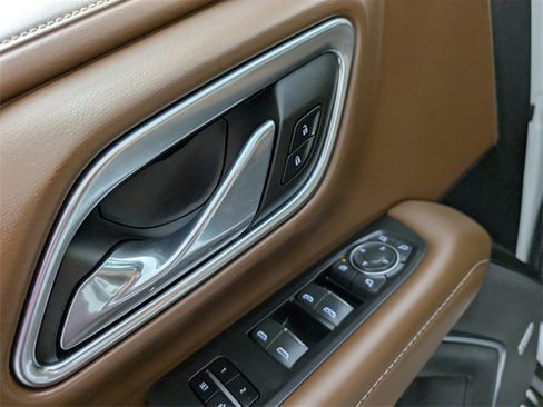 Used 2021 Chevrolet Suburban High Country image 14