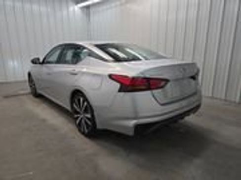 Used 2019 Nissan Altima 2.5 SR image 2