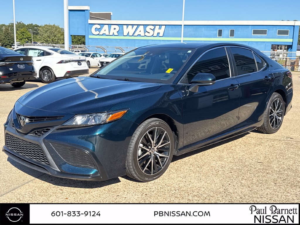 Used 2021 Toyota Camry SE FWD image 4