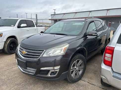 Used 2015 Chevrolet Traverse LT image 1