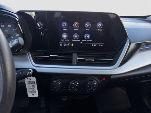 Used 2024 Chevrolet Trax LS w/ LS Convenience Package image 16