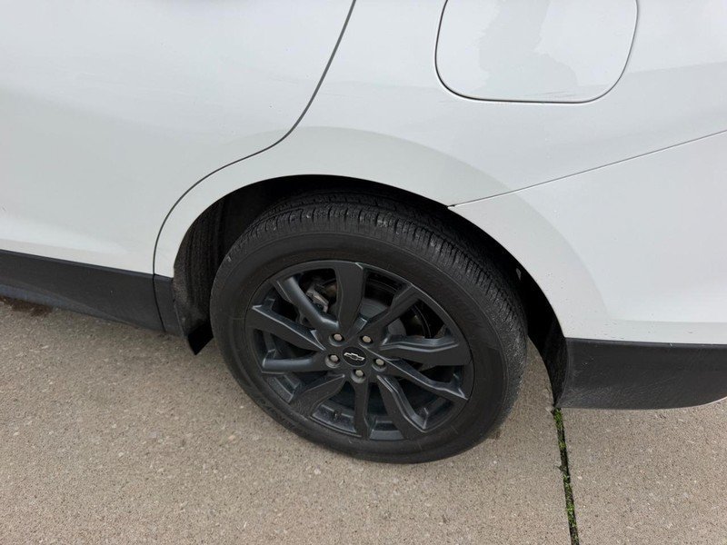 Used 2023 Chevrolet Equinox RS FWD image 7
