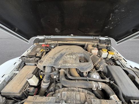 Used 2021 Jeep Gladiator Overland AWD/4WD image 32