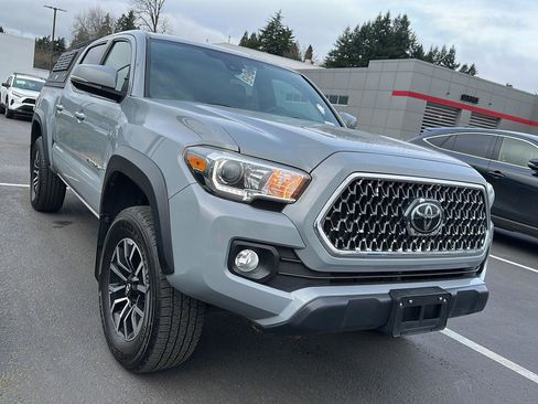 Used 2018 Toyota Tacoma TRD Off-Road image 7