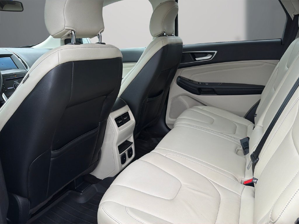 Used 2016 Ford Edge Titanium w/ Technology Package FWD image 15