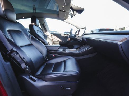 Used 2024 Tesla Model Y Performance image 36