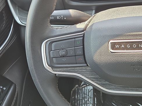 Used 2024 Jeep Wagoneer Series II w/ Flexible Seating Group RWD image 18