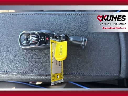 Used 2025 Buick Envista Sport Touring w/ Convenience I Package FWD image 20