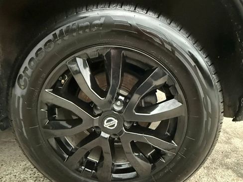 Used 2018 Nissan Rogue SV w/ Premium Package AWD/4WD image 15