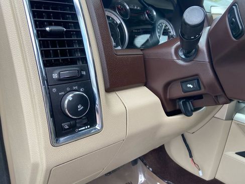 Used 2013 RAM 2500 Laramie w/ Convenience Group AWD/4WD image 17