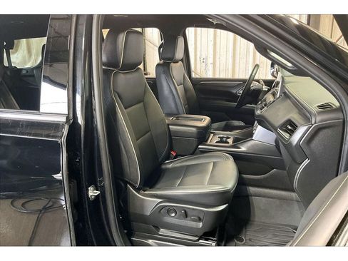 Used 2024 GMC Yukon SLT w/ SLT Luxury Package AWD/4WD image 8
