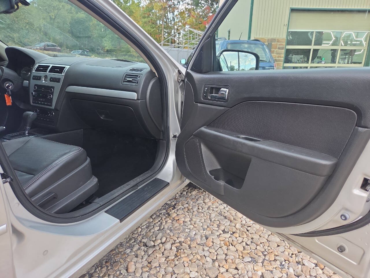 Used 2009 Mercury Milan Premier AWD/4WD image 25