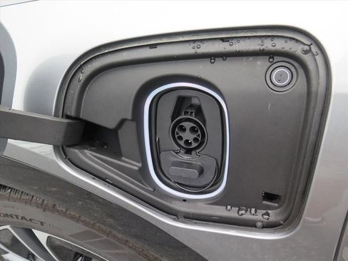 New 2025 Cadillac Optiq Sport 2 image 9