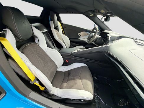 Used 2021 Chevrolet Corvette 2LT image 14