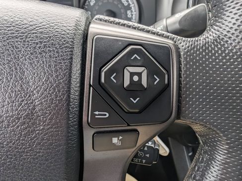 Used 2016 Toyota Tacoma TRD Sport w/ Towing Package AWD/4WD image 22