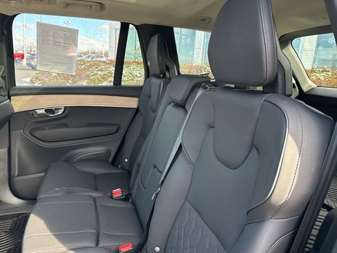 Certified 2025 Volvo XC90 B6 Plus image 30