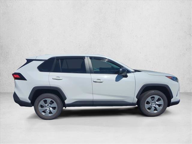 Used 2022 Toyota RAV4 LE FWD image 4
