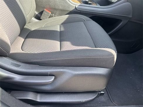 Used 2023 GMC Acadia SLE w/ Elevation Edition image 14