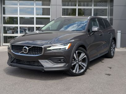 Used 2025 Volvo V60 B5 Cross Country Plus