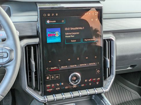 New 2026 GMC Acadia AT4 w/ Luxury Package AWD/4WD image 19