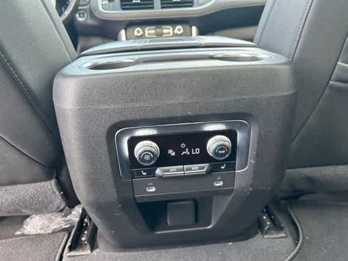 Used 2021 GMC Yukon SLT w/ SLT Premium Package RWD image 13