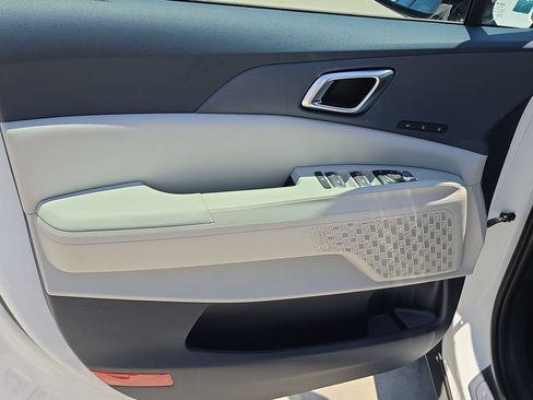 New 2026 Kia Carnival EX FWD image 19