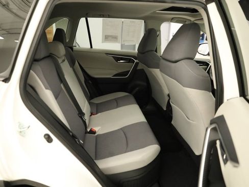 Used 2020 Toyota RAV4 XLE image 34