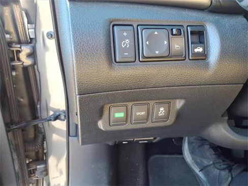 Used 2015 Nissan Sentra SV image 27