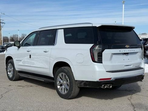 New 2026 Chevrolet Suburban Premier image 3