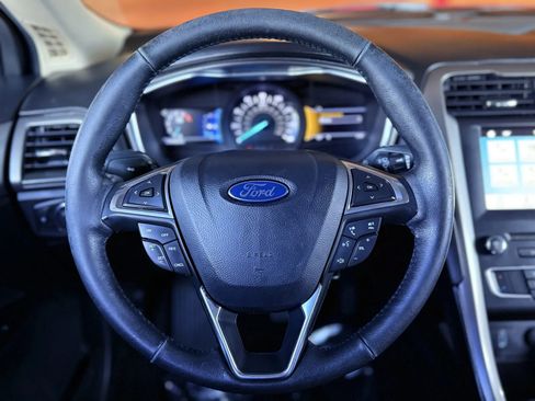 Used 2017 Ford Fusion SE w/ Equipment Group 201A image 23
