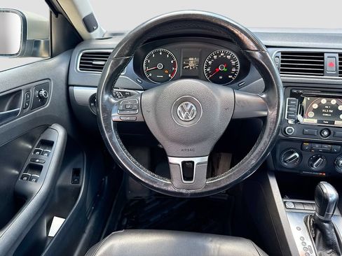 Used 2013 Volkswagen Jetta SEL FWD image 19