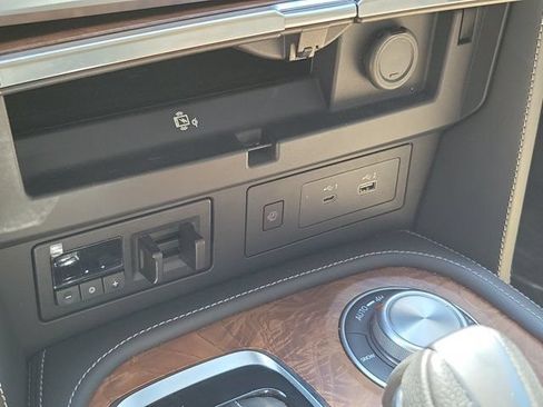 Used 2023 Nissan Armada SL w/ Captain's Chairs Package AWD/4WD image 30