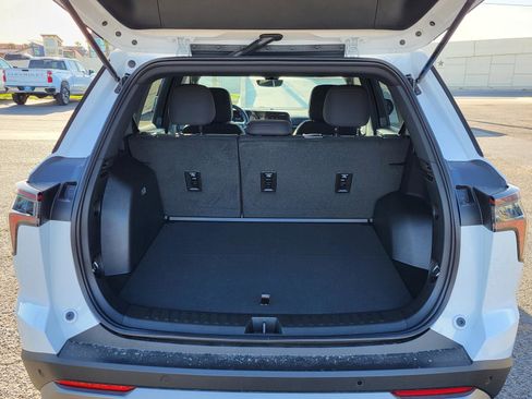 New 2026 Chevrolet Equinox LT w/ Safety and Technology Package FWD image 12