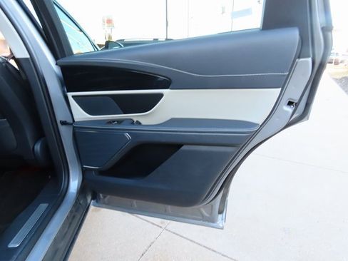 Used 2024 Lincoln Nautilus Reserve image 13