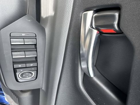 Used 2025 Toyota Prius XLE image 8