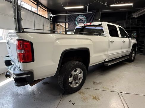 Used 2018 GMC Sierra 2500 SLE w/ HD SLE Preferred Plus Package AWD/4WD image 5