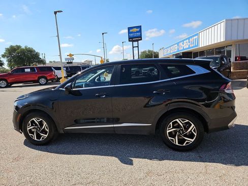 Used 2023 Kia Sportage LX FWD image 5