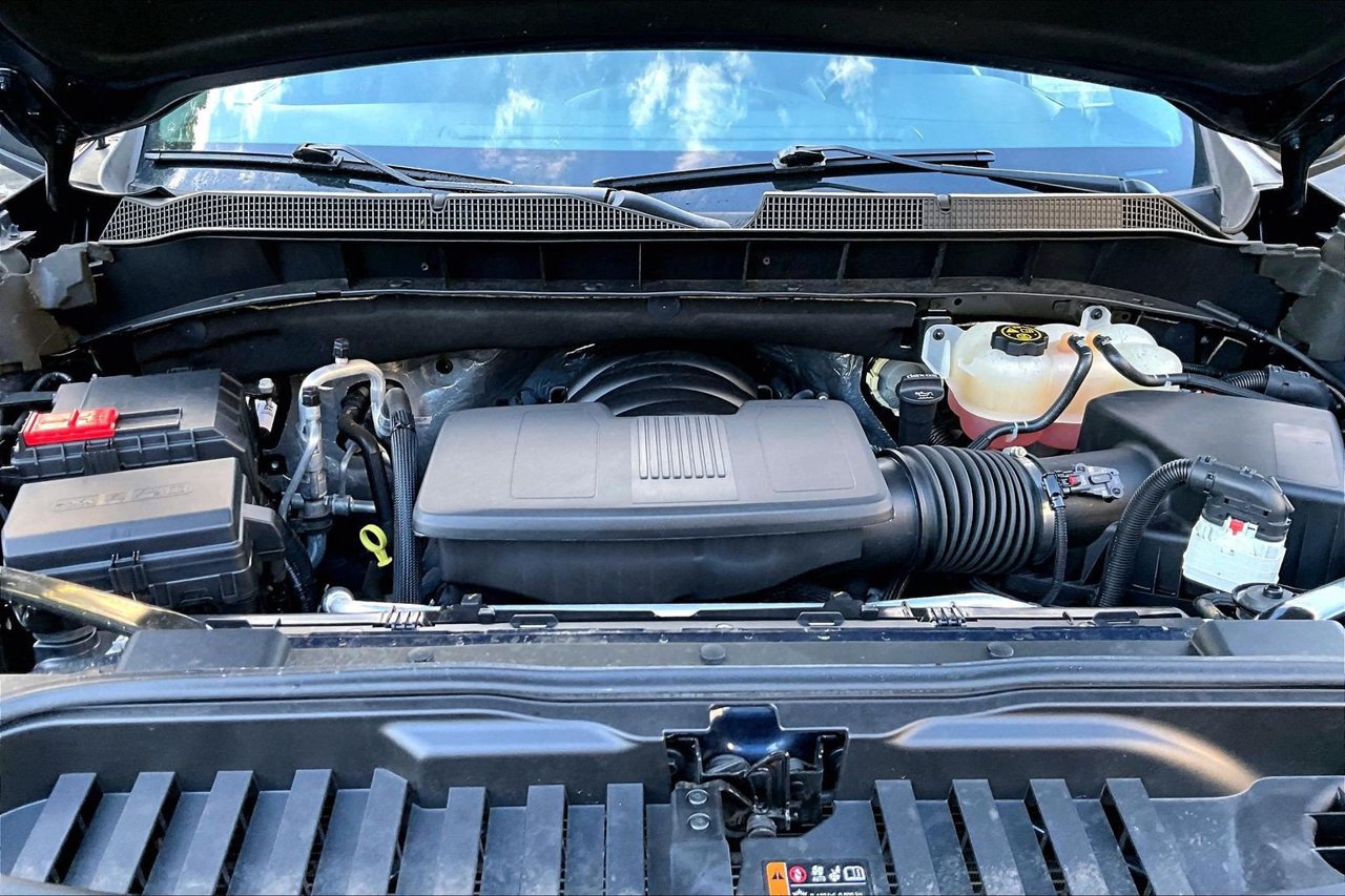 Used 2022 Chevrolet Silverado 1500 RST w/ Z71 Off-Road Package AWD/4WD image 36