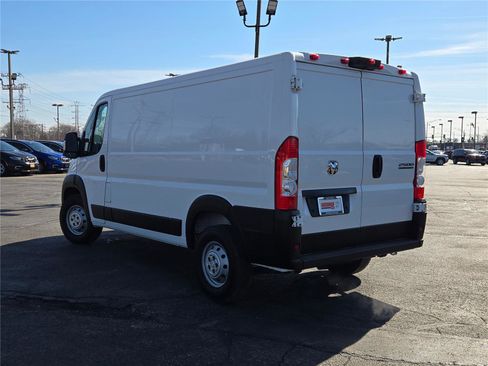 Used 2023 RAM ProMaster 2500 w/ Driver Convenience Group image 18