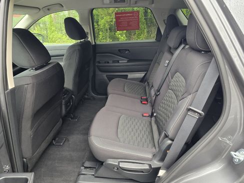 Certified 2025 Nissan Pathfinder SV AWD/4WD image 11