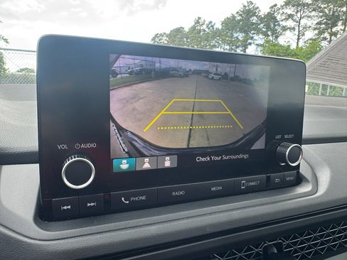 Certified 2023 Honda Accord EX image 15