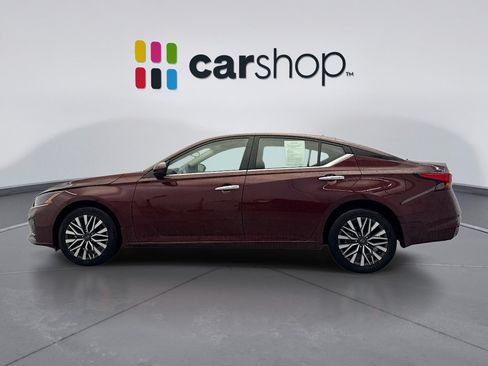 Used 2023 Nissan Altima 2.5 SV AWD/4WD image 2