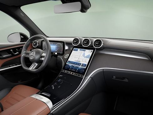 Used 2025 Mercedes-Benz GLC 300 image 41