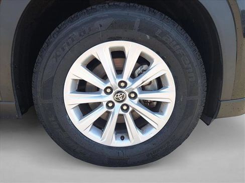 Used 2025 Toyota Grand Highlander AWD image 20