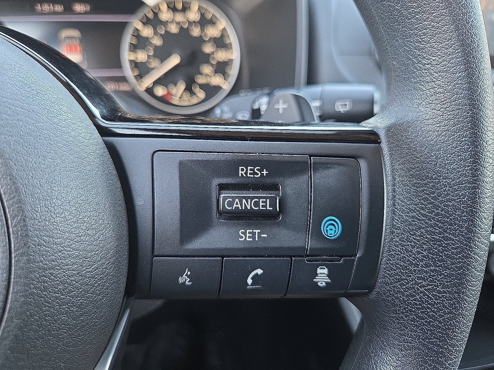 Used 2023 Nissan Rogue SV AWD/4WD image 24