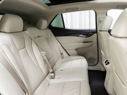 Used 2021 Buick Envision Essence w/ Technology Package I image 25